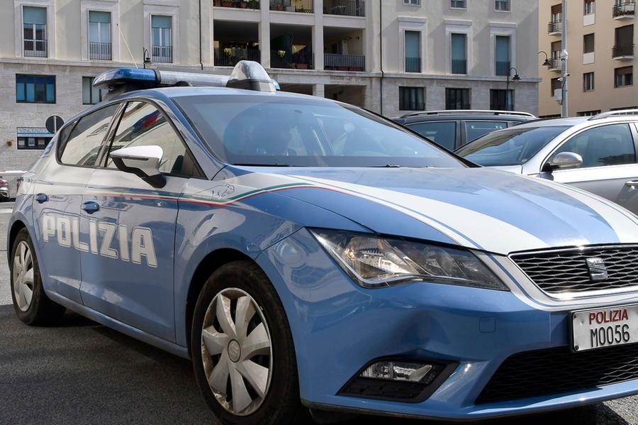 Livorno, cammina in via Della Bastia con tredici grammi di cocaina: arrestato