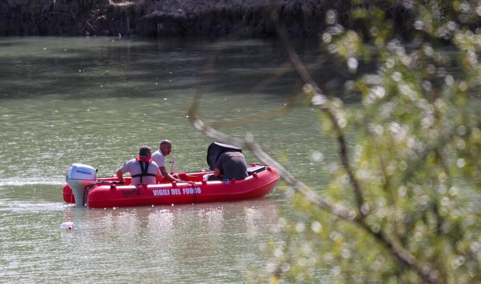Signa, morto nel lago: cosa è successo al giubbotto salvagente?