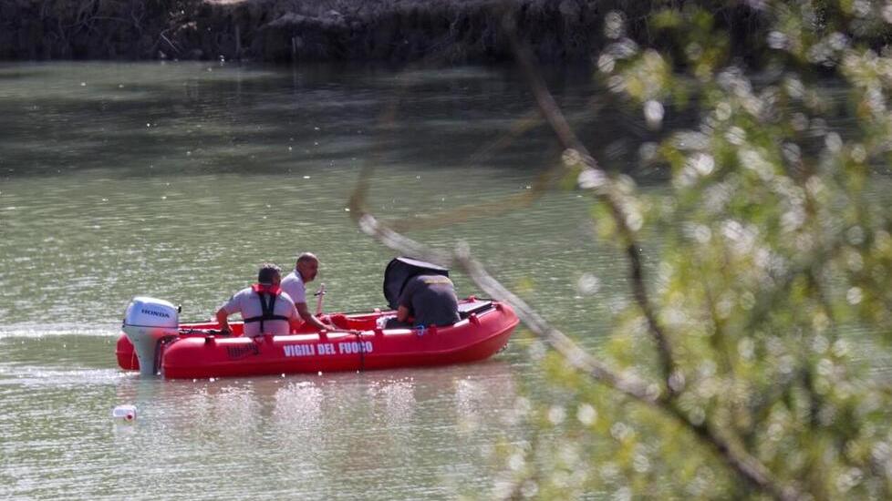 Signa, morto nel lago: cosa è successo al giubbotto salvagente?