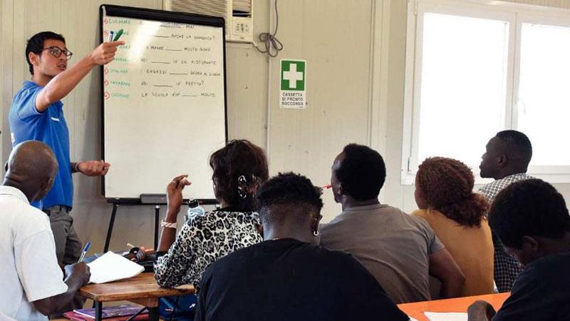 Migranti, due nuovi bandi a Lucca: la prefettura cerca 140 posti