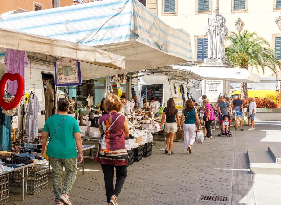 Pistoia, mercato allo stadio: «Un flop, basta col trasloco dal centro»