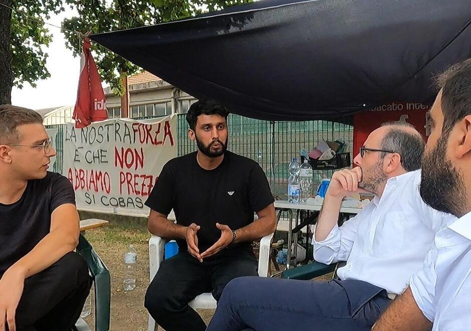 Mondo Convenienza, rimangono le «paghe da 6,80 euro lordi l’ora. Il contratto è inappropriato»