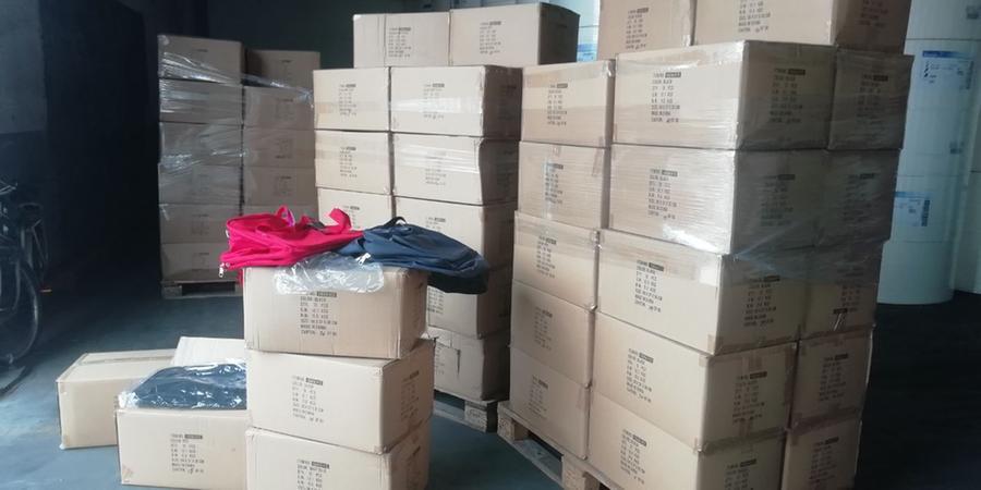 Livorno, sequestrate al porto 2.800 borse pericolose per la salute