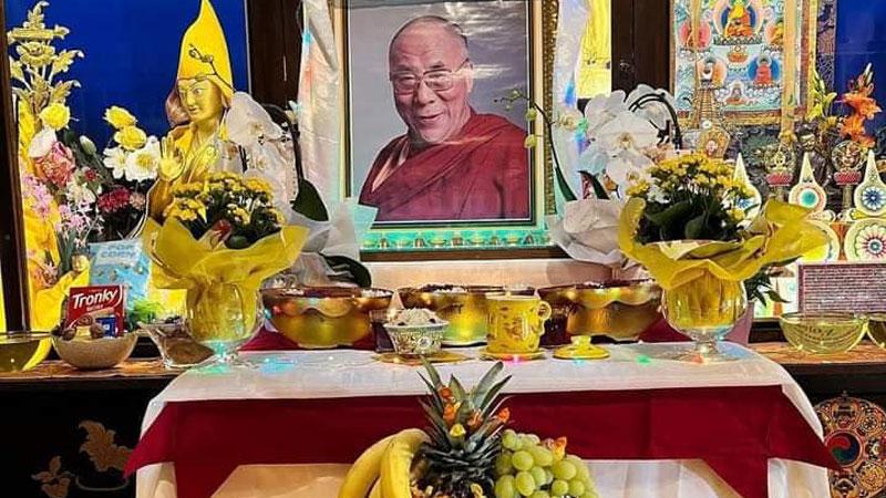 Rosignano, maxi torta per il Dalai Lama durante il Festival del Tibet