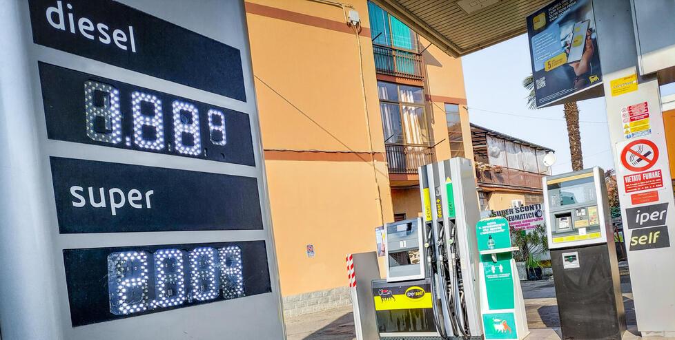 Benzina al self sopra i 2 euro anche a Modena: ecco dove si risparmia in città<br type="_moz" />
