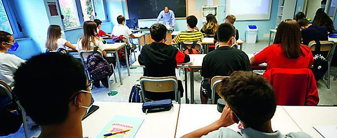 Livorno, la denuncia di una mamma: «Mia figlia è ancora senza classe. Così la burocrazia è esclusione»