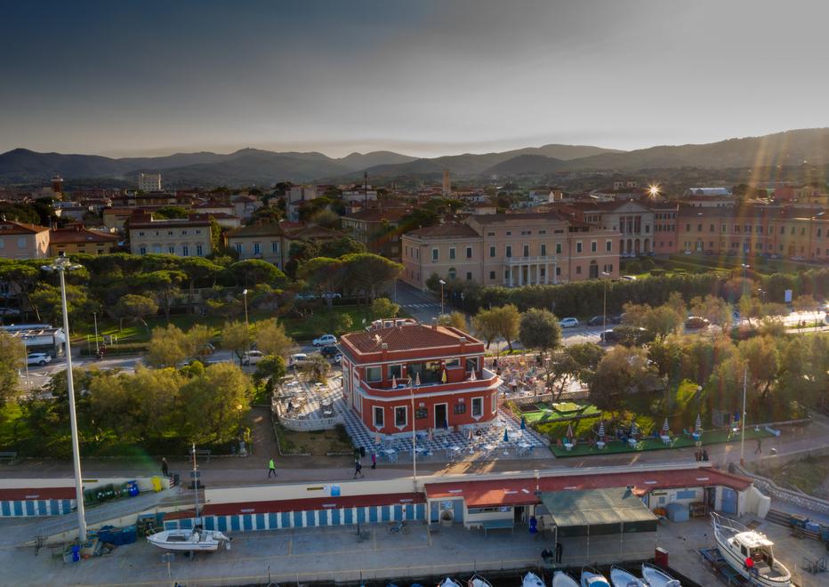 Livorno, ieri e oggi Baracchina Rossa: una passeggiata nella storia tra leggende e personaggi