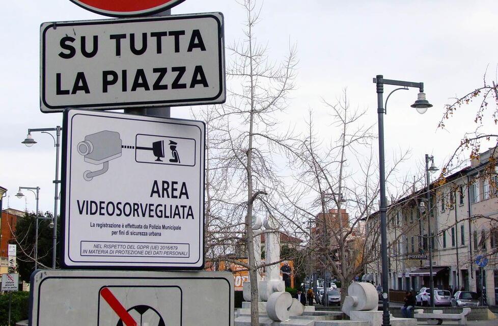 Sicurezza a Piombino, allarme tra i negozi: riunione urgente in Comune
