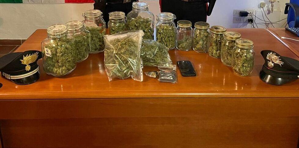 Montespertoli, arrestato un 28enne. Aveva un chilo di marijuana in casa