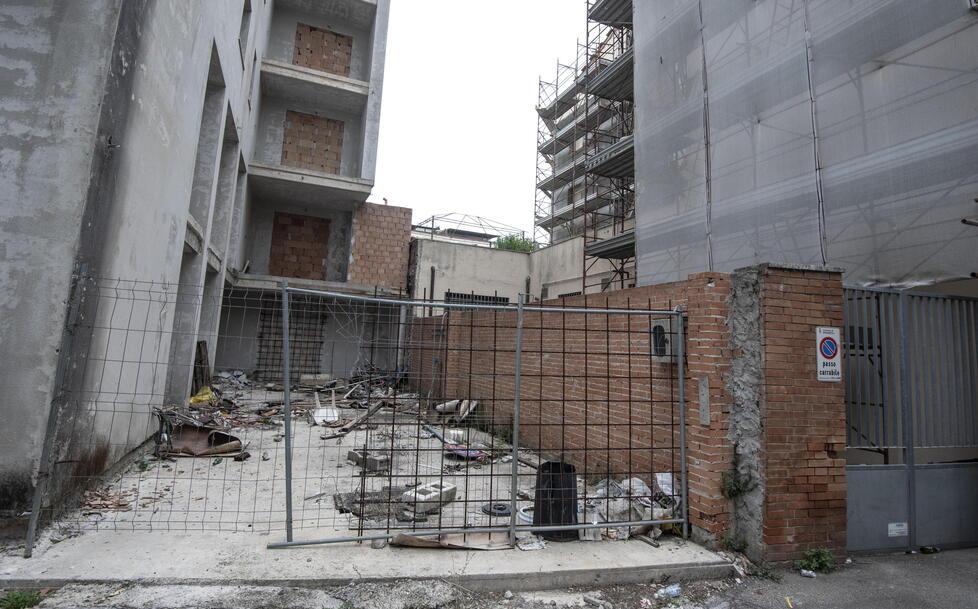 Bivacchi e droga a Grosseto, l’allarme dei residenti: «Abbiamo paura a tornare a casa»