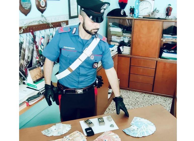 Lagosanto, sorpresa con hashish e 4mila euro in contanti: arrestata