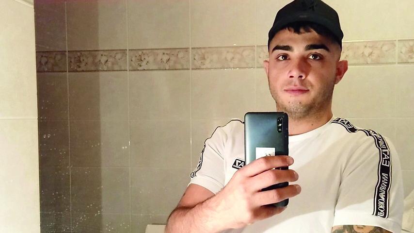 Giallo a Bancali segni sul corpo del giovane Erik, il medico legale