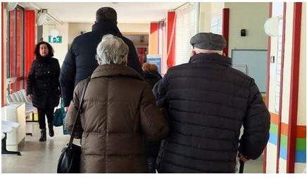 «Visite e controlli, mai a Argenta. Il calvario di mio padre 94enne»