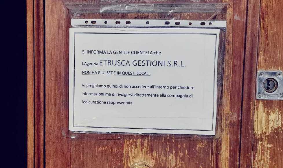 Livorno, assicuratrice indagata per truffa: decine di denunce in Procura. Chi è e come raggirava i clienti