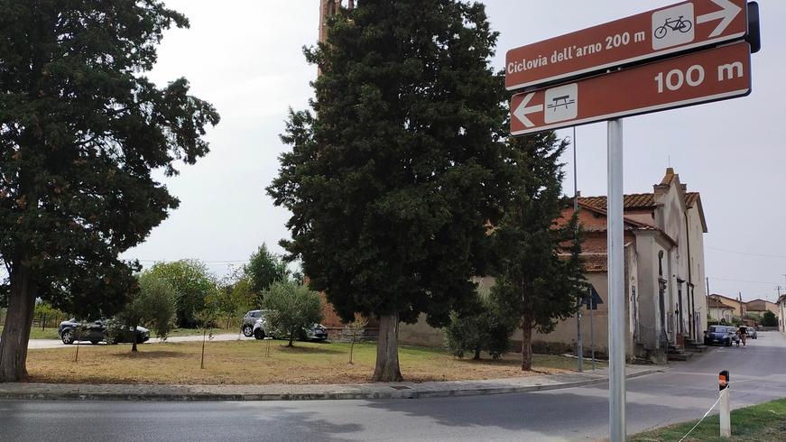 San Miniato, la Ciclopista dell’Arno (senza Arno): lontana dal fiume e in mezzo alle auto