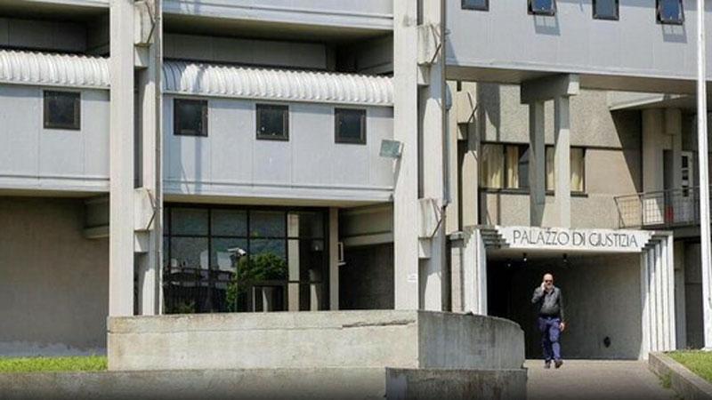 Prato, col divorzio il figlio è affidato al padre a Roma. «Un’ingiustizia»