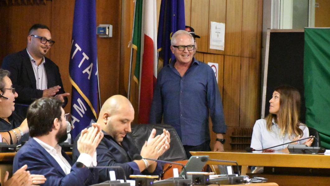 Massa, sì agli ambulatori odontoiatrici nella galleria del centro Mare Monti