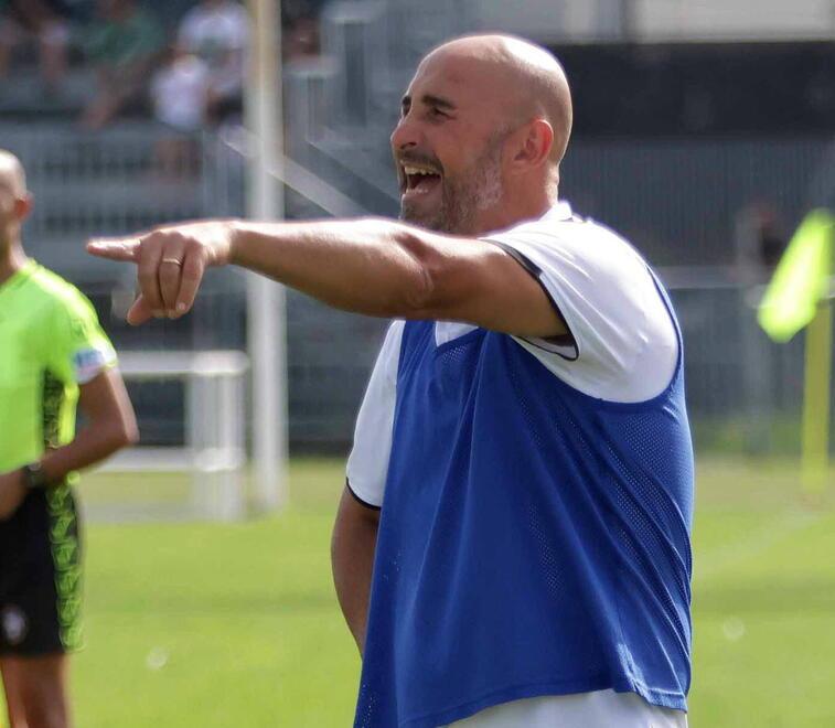 Massese, colpo di scena: si dimette l’allenatore Giuseppe Della Bona