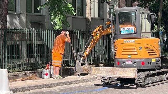Partono i lavori per l’illuminazione: «Si fermino per l’uscita dei ragazzi»