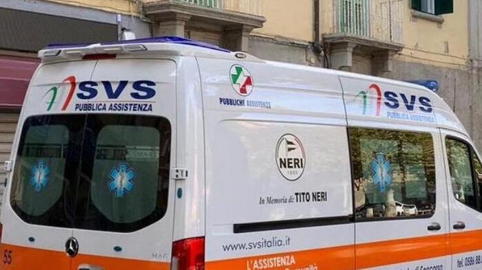 Livorno, scontro tra bici e monopattino in via Grande: ferito un 64enne<br>