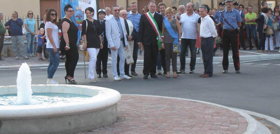 Vandali in azione nella fontana 