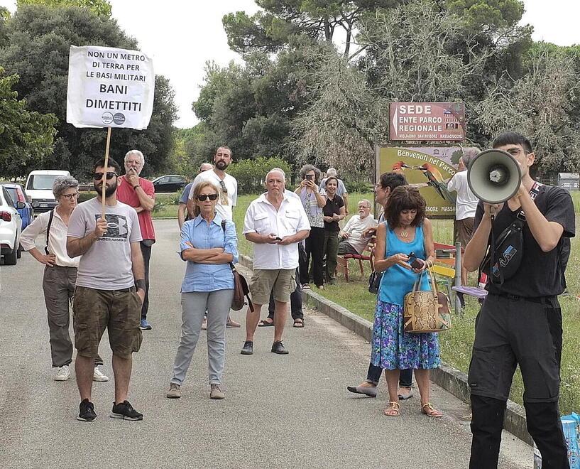 Base militare, aria rovente nella sinistra pisana