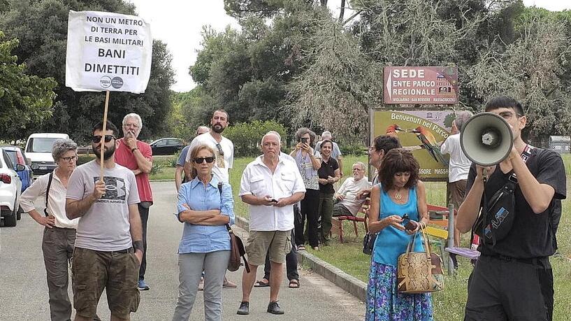 Base militare, aria rovente nella sinistra pisana