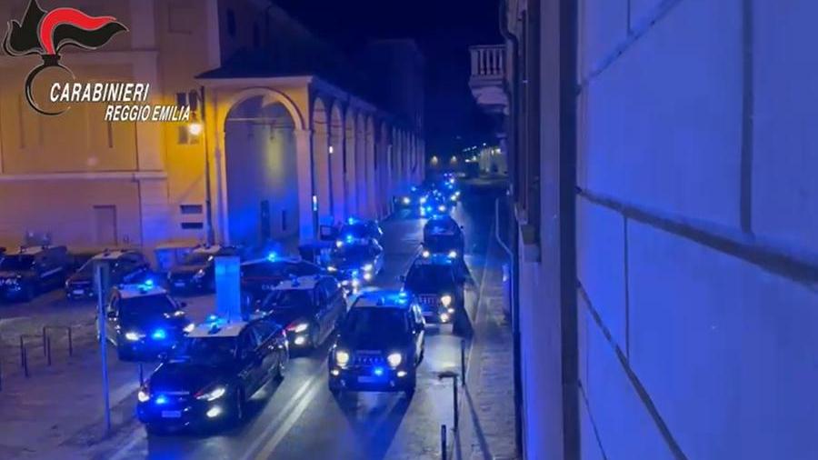 Reggio Emilia: droga da Scampia e armi da guerra: 24 arresti