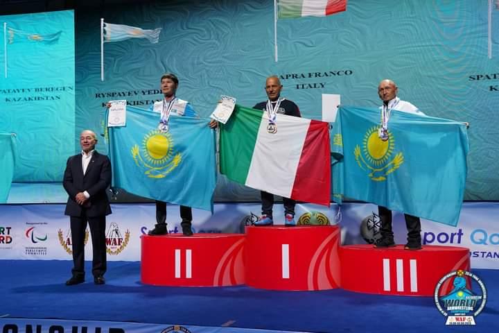 Centinaia di medaglie, alla fine la più importante è arrivata: Franco Capra di Torpè è campione del mondo di braccio di ferro