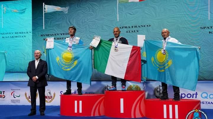 Centinaia di medaglie, alla fine la più importante è arrivata: Franco Capra di Torpè è campione del mondo di braccio di ferro