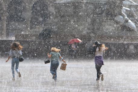 Maltempo in Toscana, allerta gialla per temporali forti. Poi di nuovo caldo: cosa ci aspetta nei prossimi giorni