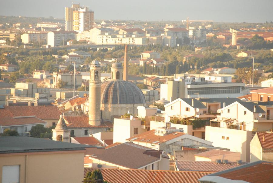 In 10 anni nell’isola calo della popolazione del 3,2 per cento: Oristano la più colpita, stabili Sassari e Cagliari