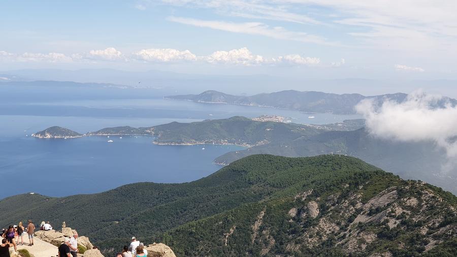 Elba, escursionista disperso sul monte Capanne
