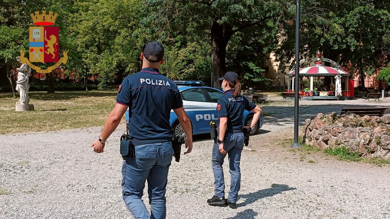 Modena. Presi a pugni dopo l’inseguimento, gli agenti fermano due stranieri<br type="_moz" />
