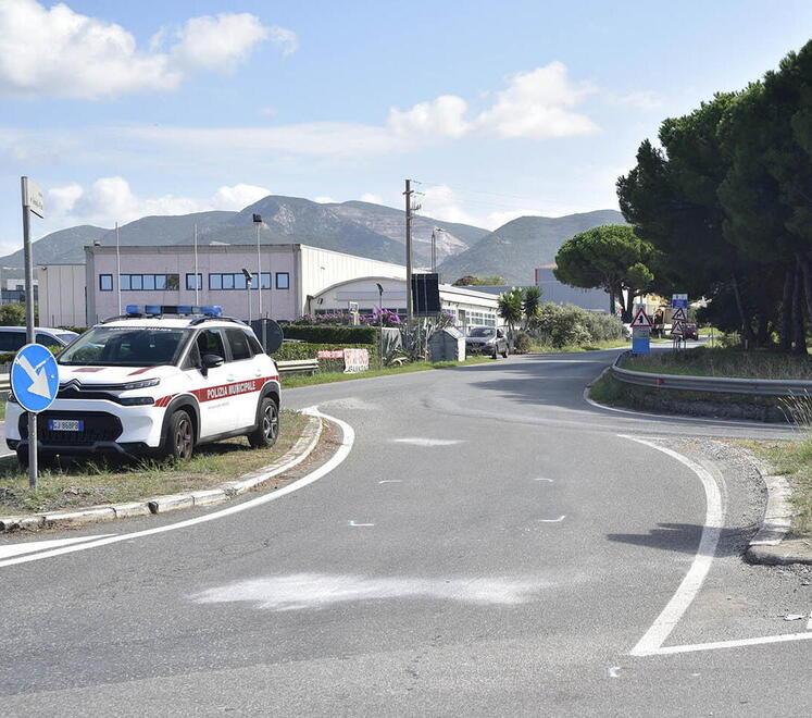 San Vincenzo, ciclista 59enne investito da un’auto: è grave