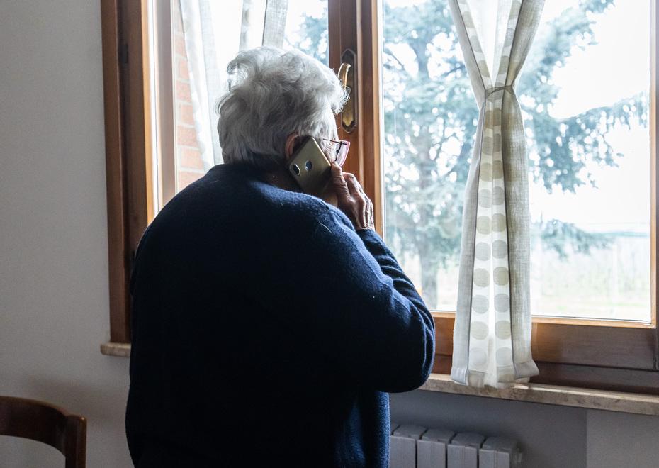 Copparo «Hanno estorto un contratto di gas e luce a mia madre 85enne»