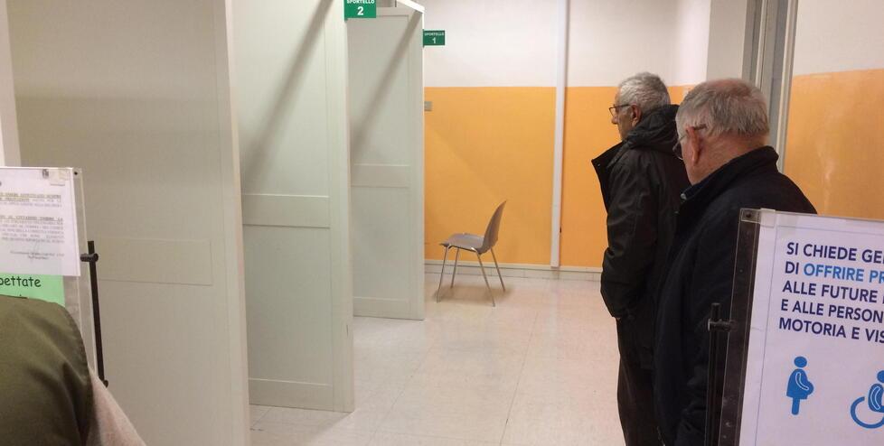 Rosignano, un pensionato: «Costretto a fare 400 chilometri per un elettrocardiogramma»