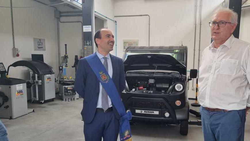 Auto elettriche, l’istituto Marconi di Prato prepara i nuovi meccanici “ibridi”