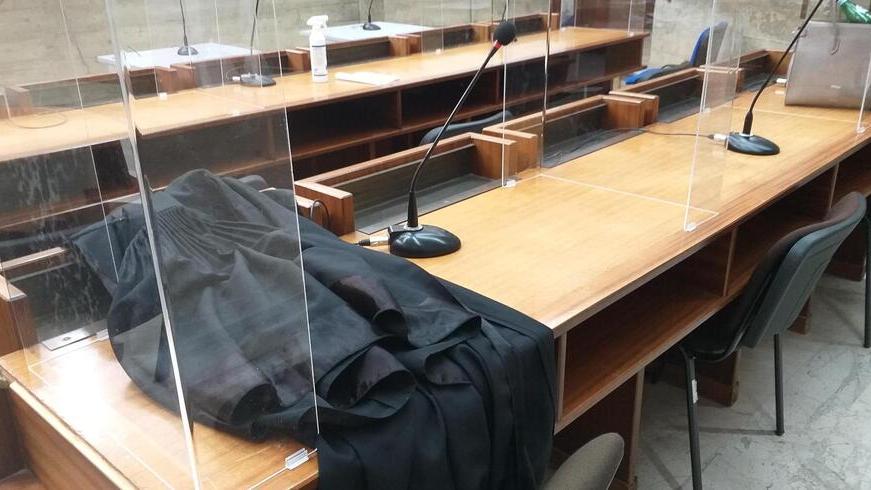 Grosseto, colpì la moglie fino a farla svenire: condannato per maltrattamenti. Le violenze anche davanti al figlio