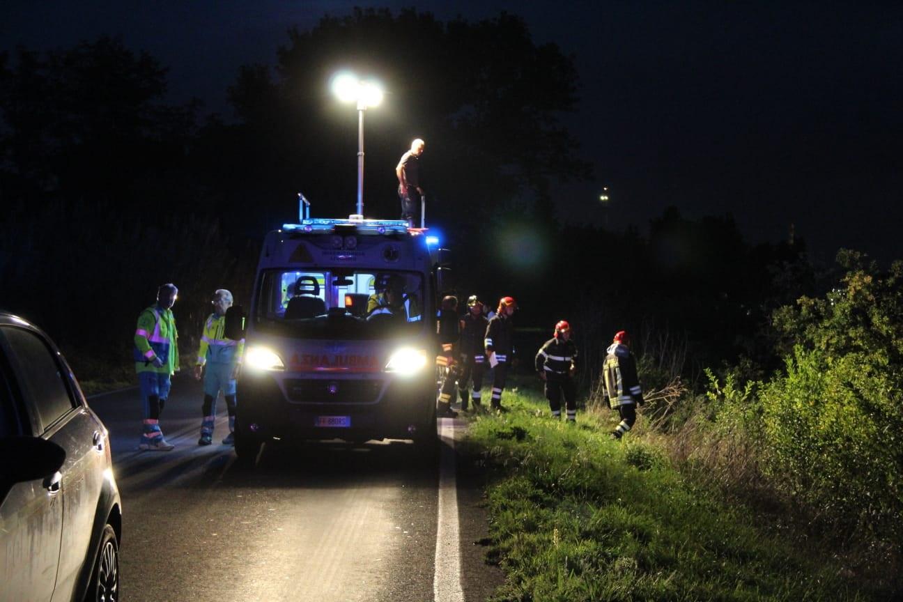 Un incidente in cui è intervenuta un'ambulanza della Misericordia (foto d'archivio)