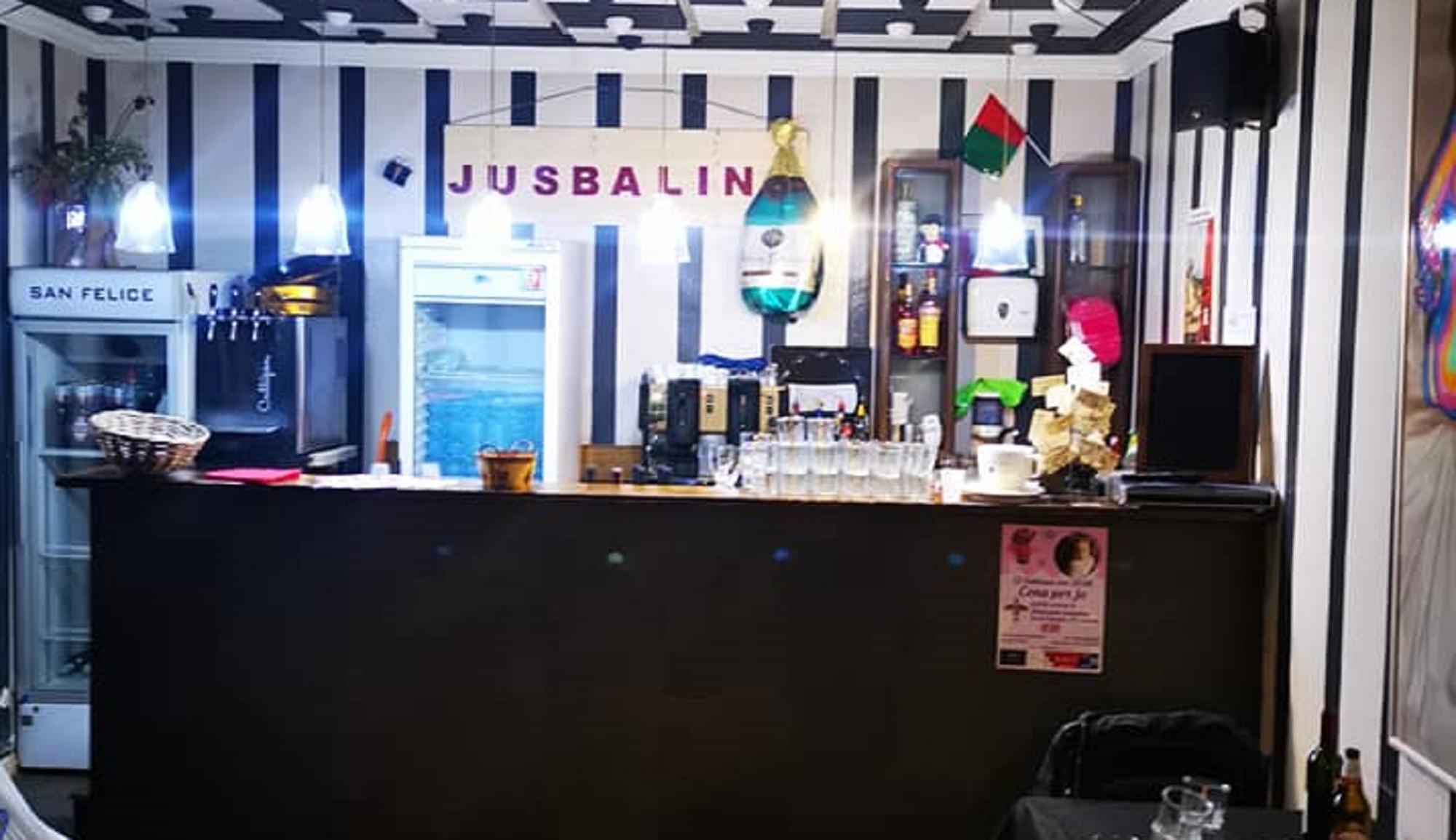 L'interno del Jusbalino di via di Popogna