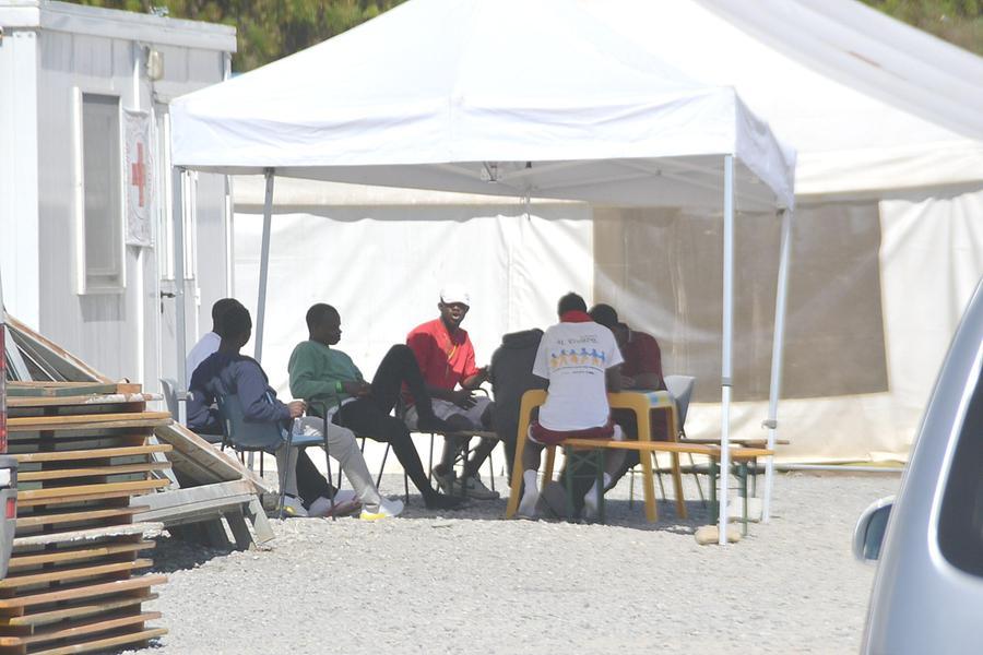 Migranti, in provincia di Lucca arrivi in aumento: la prefettura cerca alloggi