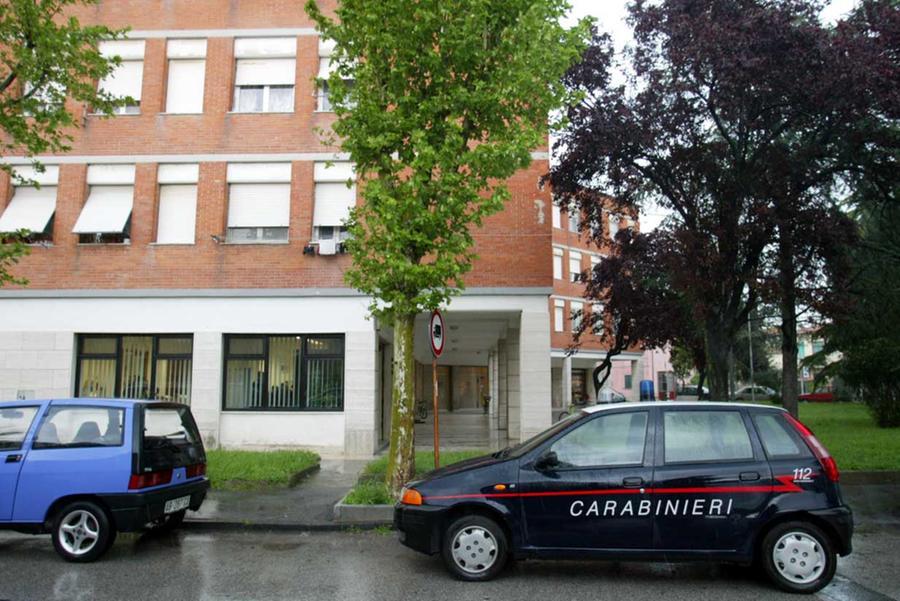 
	Una pattuglia dei carabinieri a Stagno (foto d'archivio)

