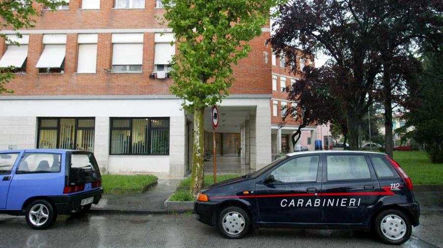 Una pattuglia dei carabinieri a Stagno (foto d'archivio)