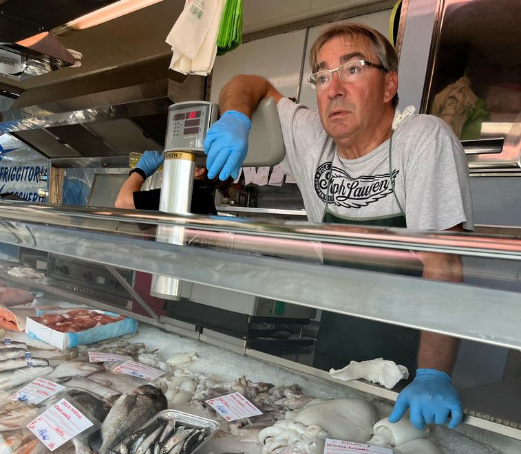 Goro, il granchio blu rompe le reti anche ai pescatori in mare