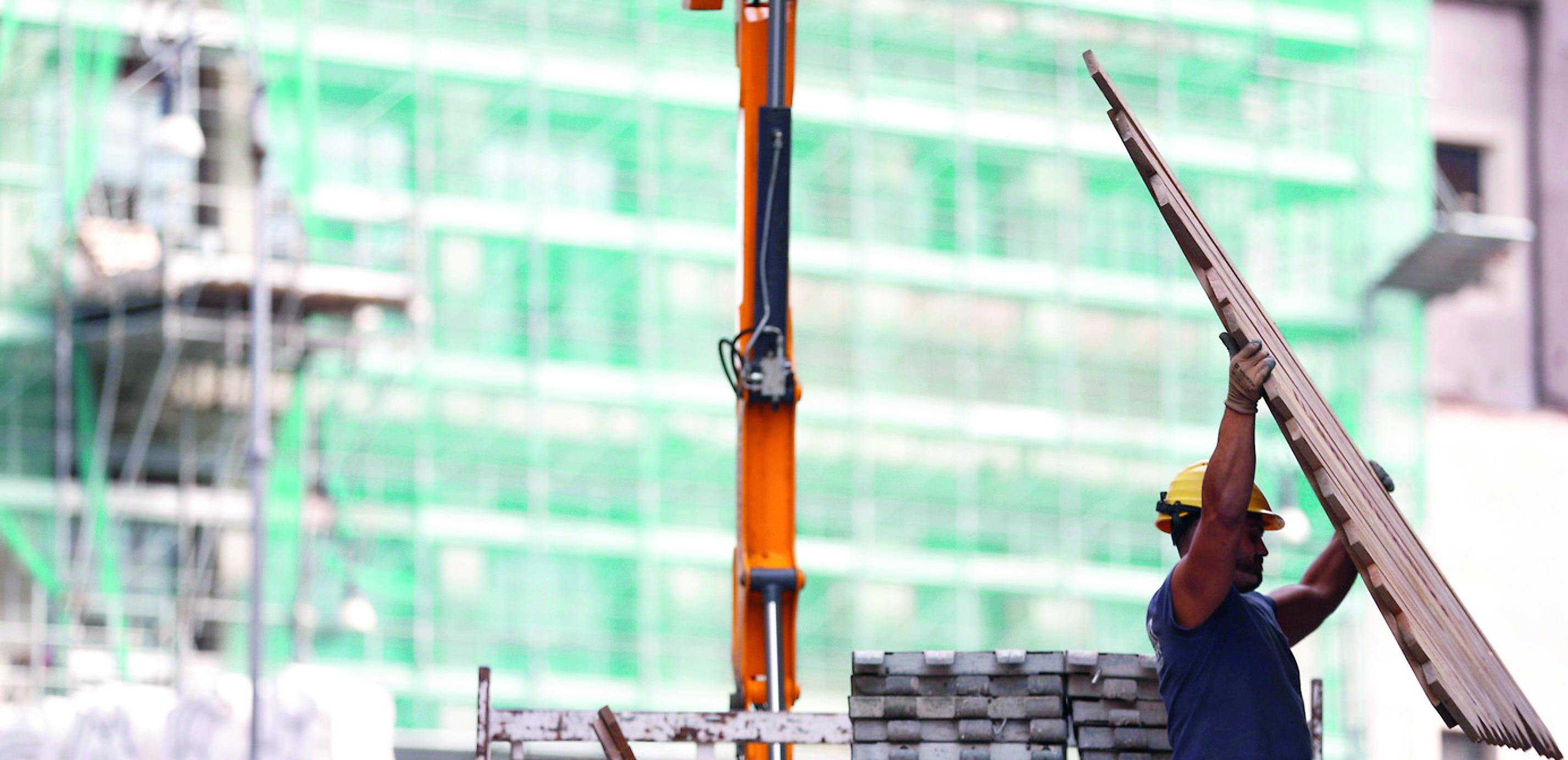 I tagli del Governo al Pnrr tolgono mezzo miliardo all’isola