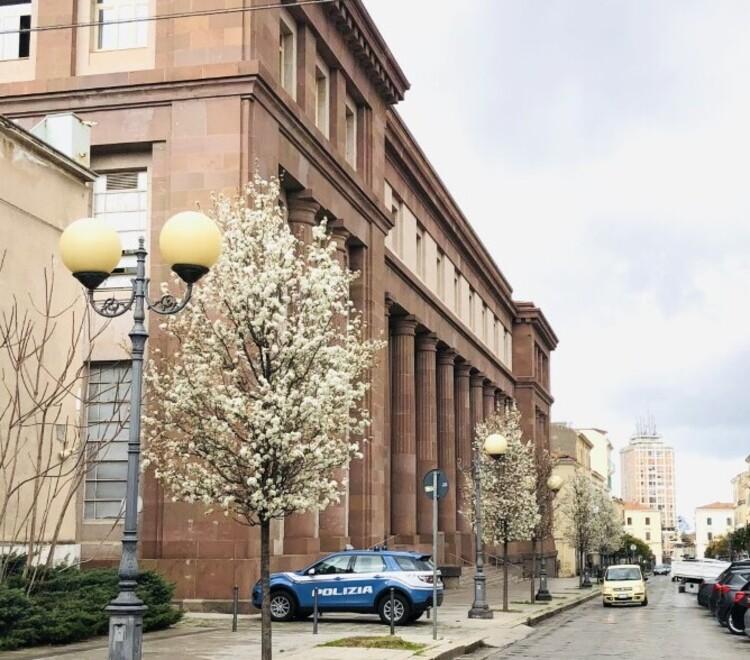 Sassari, arrestato per rapina. Il giudice al padre: «Gli dia una chance»