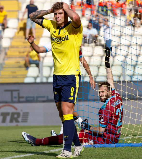 Pronti via, ma non è il solito Modena. La reazione nella ripresa sbatte sul Lecco