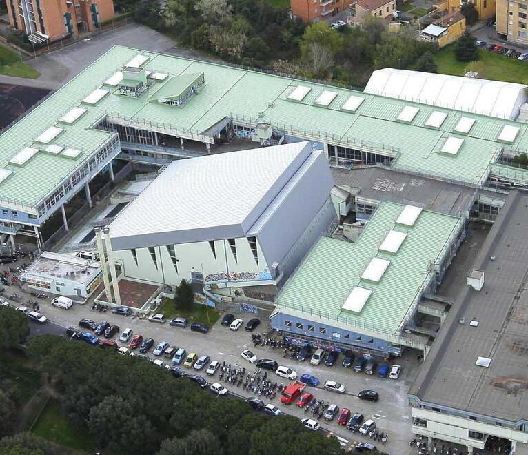 Nella foto il complesso Marchesi: il progetto della Provincia prevede demolizione e ricostruzione dell’istituto Santoni e del liceo Buonarroti