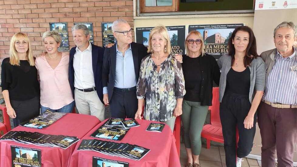 Identità, amarcord e volontariato: Corazzano diventa borgo del tartufo